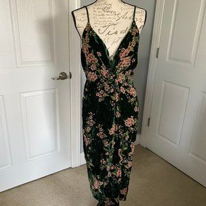 J.O.A. Adelais Dark Green Floral Velvet Midi Dress